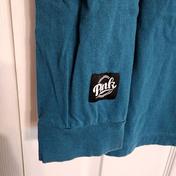 Victoria's Secret PINK Logo Long Sleeve - Picture 5 of 13
